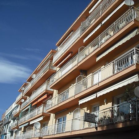 Apart Sylvie Roses Exterior photo